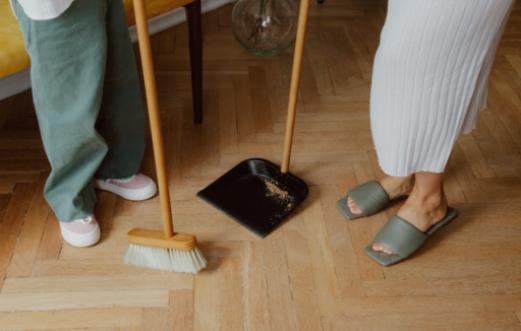 Trucos sencillos para limpiar el dormitorio para propietarios ocupados