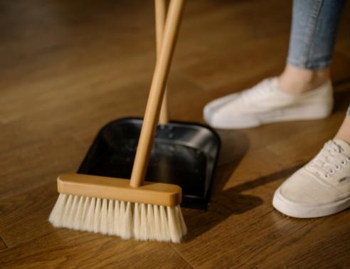 ¿Es seguro limpiar alfombras con jabón y agua?